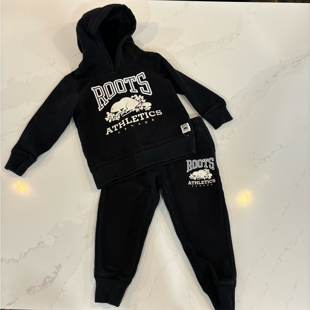 Roots sweatsuit 3T
